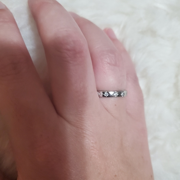 Ring - Picture 3 of 3